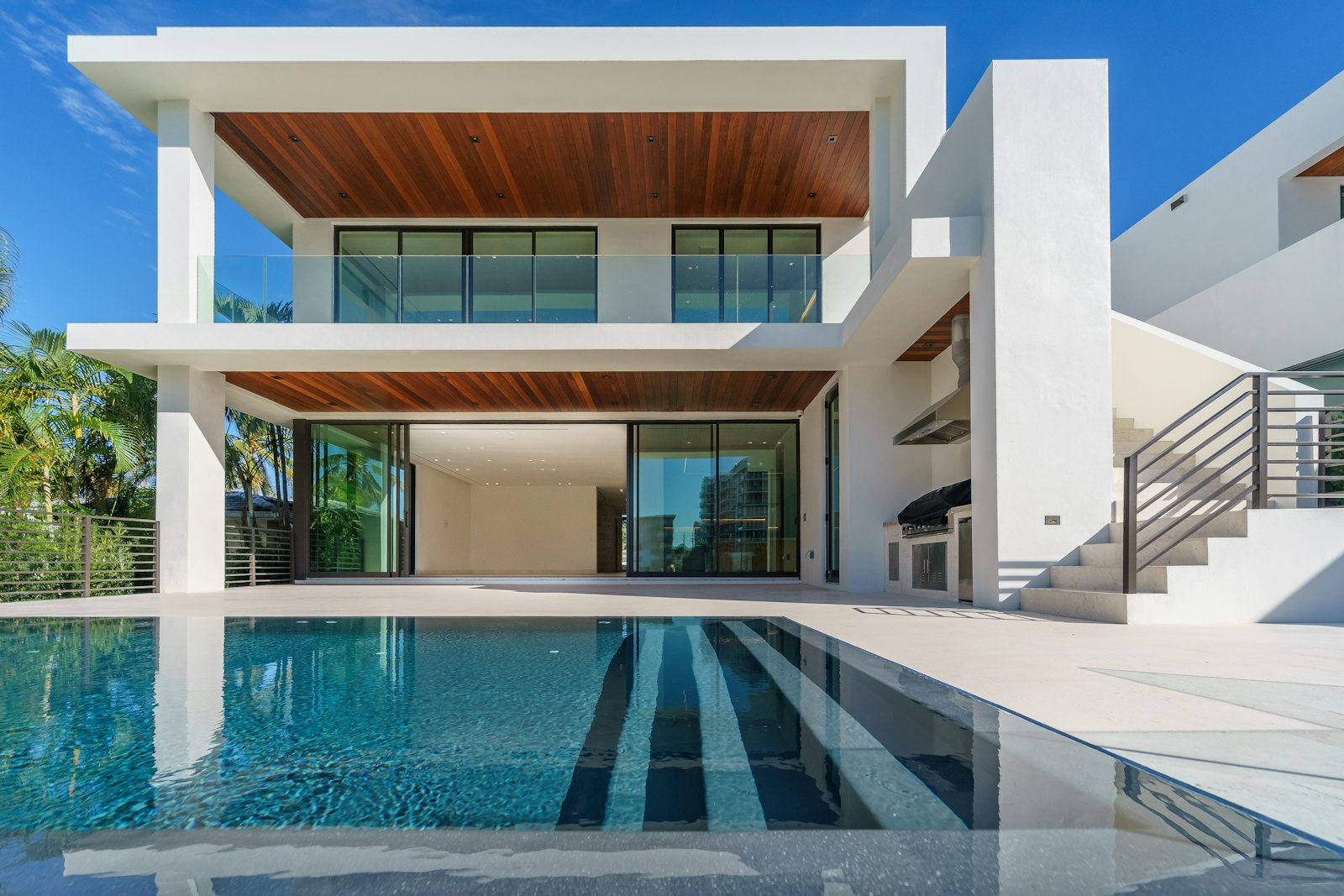 Villa contemporaine avec piscine à vendre au Sénégal